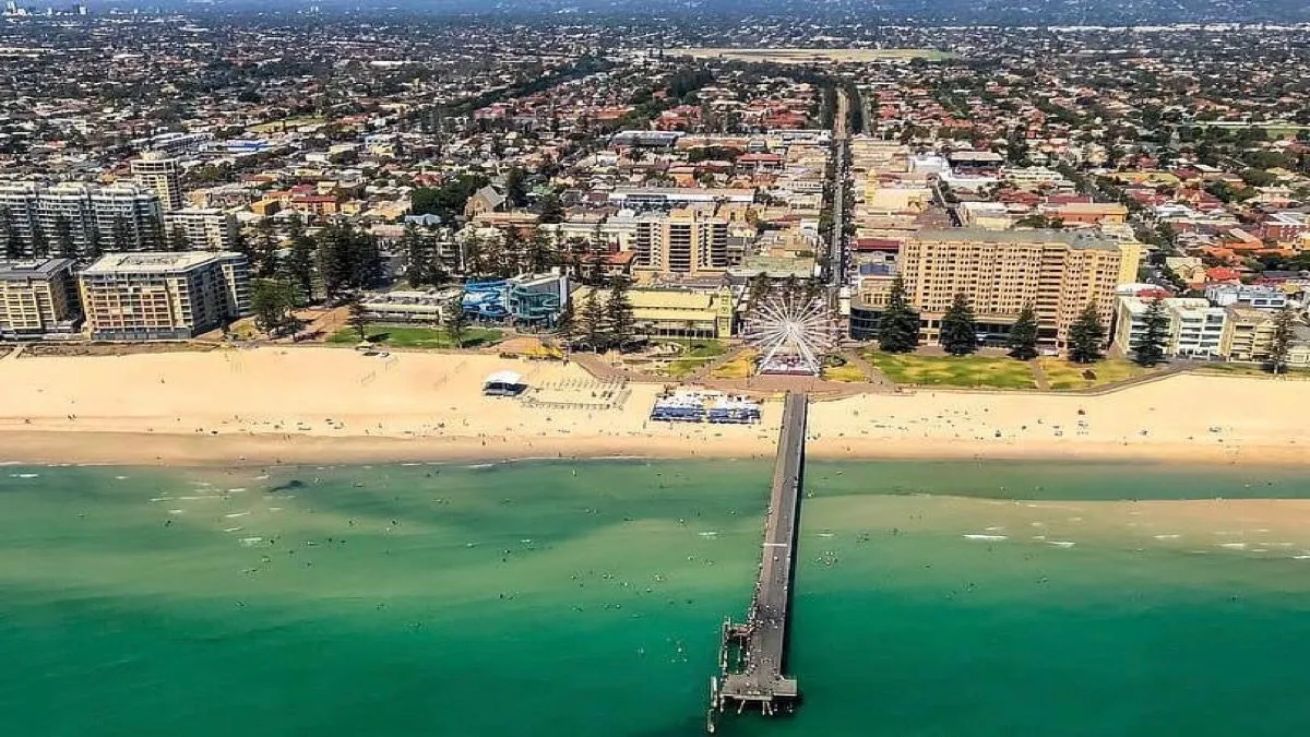 Glenelg Beach information, South Australia | Cars Caravans Camping